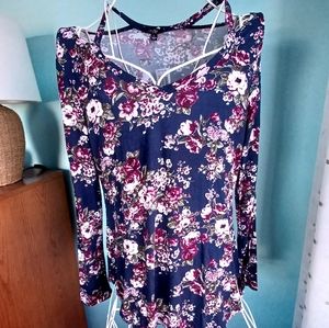 NWT Ultra Flirt Cold Shoulder Floral Long Sleeve Top - Women's Size Large